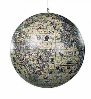 Globen aus 5 Jahrhunderten als Mobile
