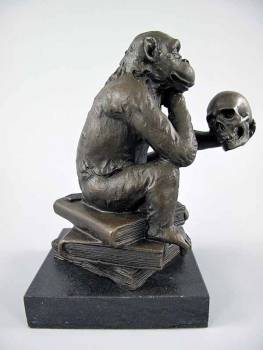 Bronzefigur Affe mit Schädel