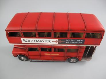 Doppeldecker Autobus  aus Eisen rot