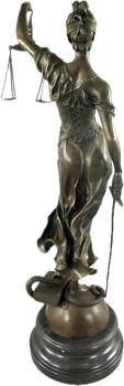 Justitia hinten