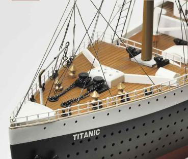 Großes Modell der MS Titanic detail