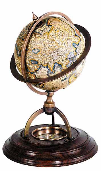 Terrestrischer Globus mit Kompass