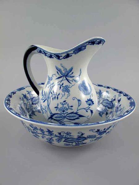 blaues Waschset aus  Keramik komplett