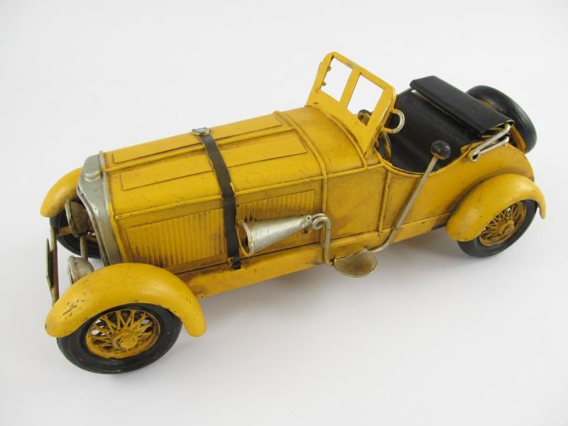 gelbes Cabriolet